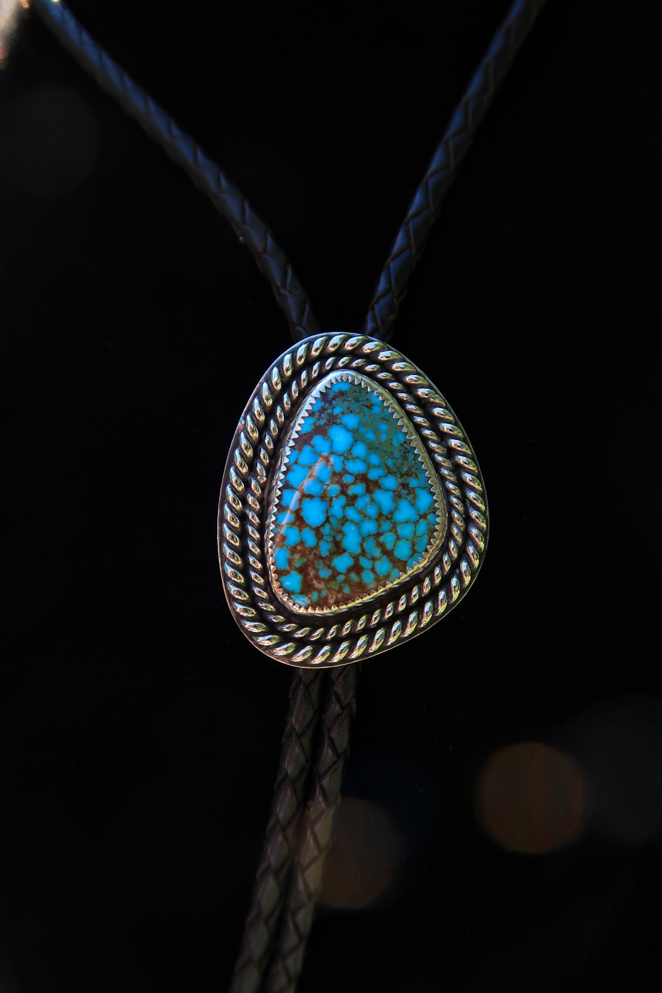 Kingman Red Web Bolo