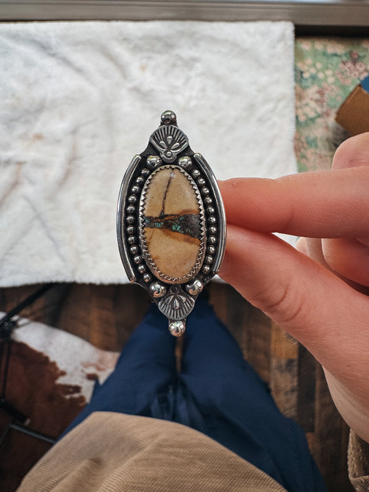 Royston Ribbon Ring